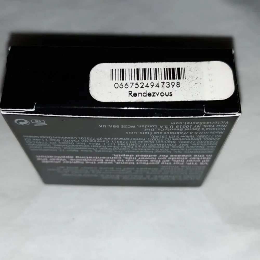NEW Victoria's Secret VS Rendezvous Eyeshadow Duo‎